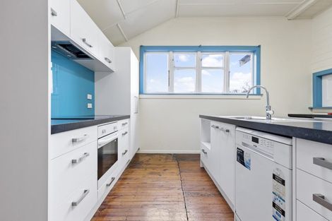 Photo of property in 19 Ward Street, Palmerston North, 4414