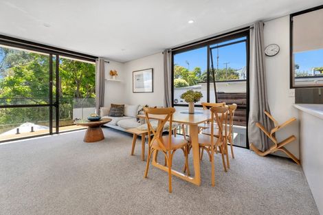 Photo of property in 3/58 Birkdale Road, Birkdale, Auckland, 0626