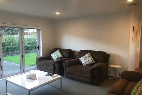 Photo of property in 2/11 Parramatta Place, Botany Downs, Auckland, 2010