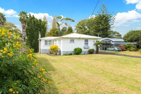 Photo of property in 40 Lowtherhurst Road, Massey, Auckland, 0614