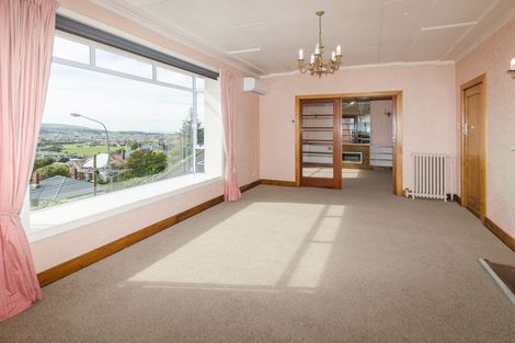 Photo of property in 42 Easther Crescent, Kew, Dunedin, 9012