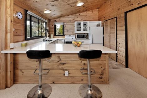 Photo of property in 172 Wiseley Road, West Harbour, Auckland, 0618