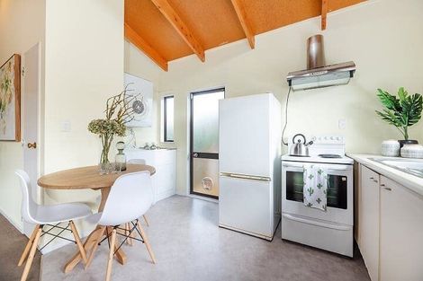 Photo of property in 2/179 Blockhouse Bay Road, Avondale, Auckland, 0600