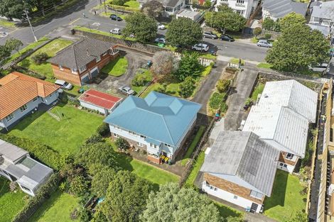 Photo of property in 1 Woodford Road, Mount Eden, Auckland, 1024