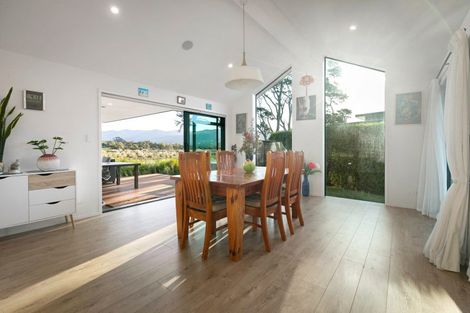 Photo of property in 17 Riverside Place, Katikati, 3129