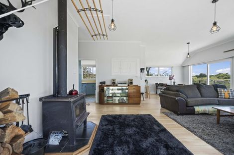 Photo of property in 47 Merril Road, Paparoa, 0571