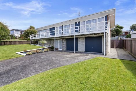 Photo of property in 16 La Trobe Street, Pakuranga Heights, Auckland, 2010