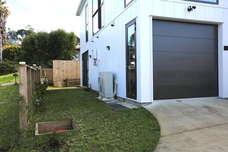 Photo of property in 13a King Richard Place, Browns Bay, Auckland, 0630