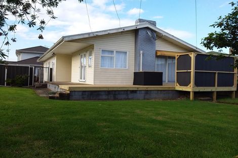 Photo of property in 2 Laureston Avenue, Papatoetoe, Auckland, 2025