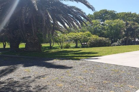 Photo of property in 42 Codlin Road, Waiuku, 2683