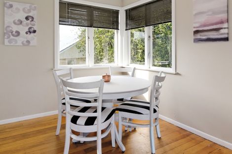 Photo of property in 24 Cutler Street, New Lynn, Auckland, 0600