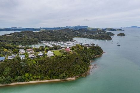 Photo of property in 88 Doves Bay Road, Kerikeri, 0294