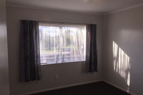 Photo of property in 2/195 Rathgar Road, Henderson, Auckland, 0610
