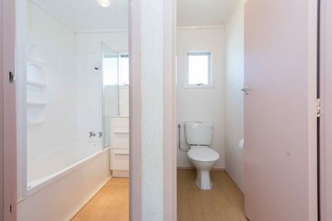 Photo of property in 2/1 Dalwhinnie Parade, Highland Park, Auckland, 2010