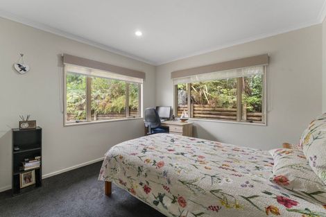 Photo of property in 19 Te Urunga Place, Acacia Bay, Taupo, 3330