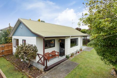 Photo of property in 59 Raglan Avenue, Cloverlea, Palmerston North, 4412