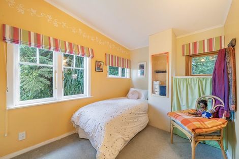 Photo of property in 27 Kotari Road, Days Bay, Lower Hutt, 5013