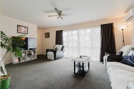 Photo of property in 21 Newton Place, Westbrook, Palmerston North, 4412