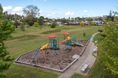 Photo of property in 1/45 Seine Road, Forrest Hill, Auckland, 0620