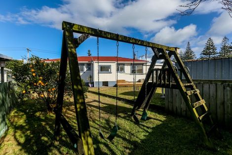 Photo of property in 136 Broadway, Waitara, 4320