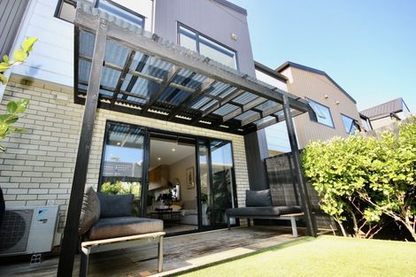 Photo of property in 6/11 Karamu Street, Te Atatu Peninsula, Auckland, 0610