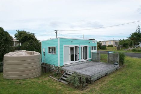 Photo of property in 82 Kahukura Avenue, Waitarere Beach, Levin, 5510