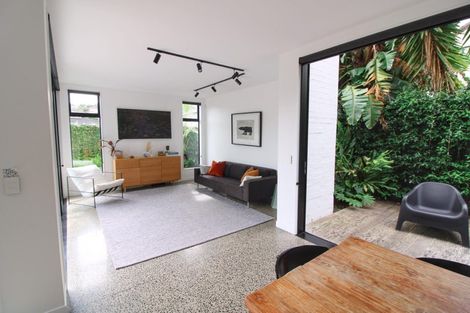 Photo of property in 19b Hart Road, Hauraki, Auckland, 0622