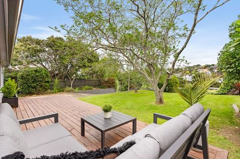 Photo of property in 122 Island Bay Road, Beach Haven, Auckland, 0626