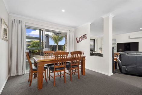 Photo of property in 31 Leet Crescent, Papamoa Beach, Papamoa, 3118