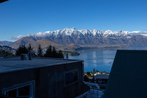 Photo of property in 7b Caples Place, Fernhill, Queenstown, 9300