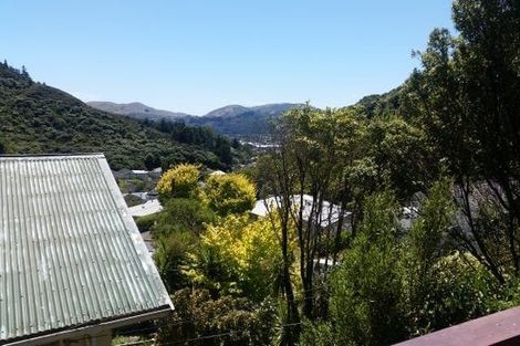 Photo of property in 19 Holmes Grove, Naenae, Lower Hutt, 5011