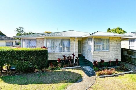 Photo of property in 8 Staverton Crescent, Mangere, Auckland, 2022