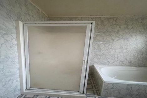 Photo of property in 4 River Road, Te Atatu Peninsula, Auckland, 0610