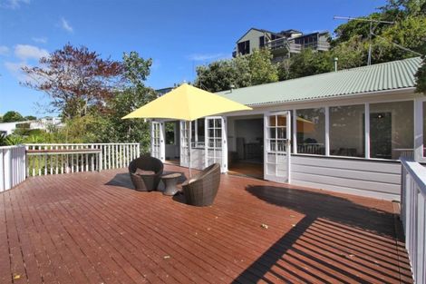 Photo of property in 28 Seaview Road, Paremata, Porirua, 5024