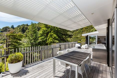 Photo of property in 4 Francis Bell Grove, Lowry Bay, Lower Hutt, 5013
