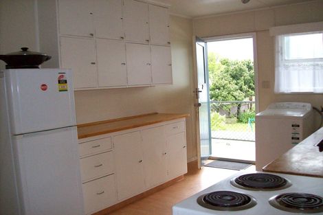 Photo of property in 2/39 Mcparland Street, Ebdentown, Upper Hutt, 5018
