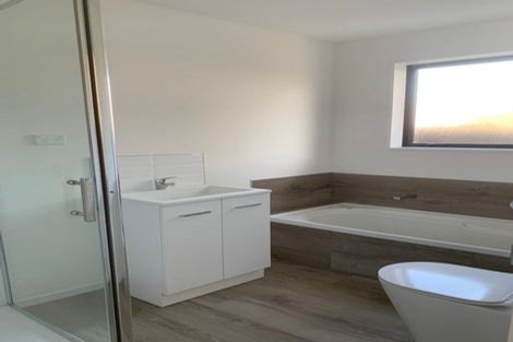 Photo of property in 33 Tuckers Road, Redwood, Christchurch, 8051