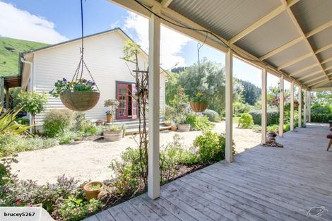 Photo of property in 2269 State Highway 2, Te Hauke, Hastings, 4178