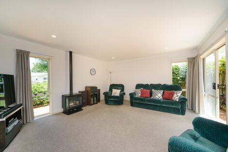 Photo of property in 3 The Glen, Hokowhitu, Palmerston North, 4410