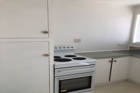 Photo of property in 2/32 Eastern Beach Road, Eastern Beach, Auckland, 2012