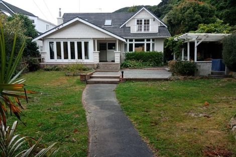 Photo of property in 23 Nikau Street, Eastbourne, Lower Hutt, 5013