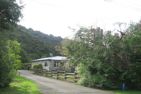 Photo of property in 121 Moores Valley Road, Wainuiomata, 5373