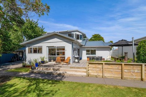 Photo of property in 377 Mangorei Road, Merrilands, New Plymouth, 4312