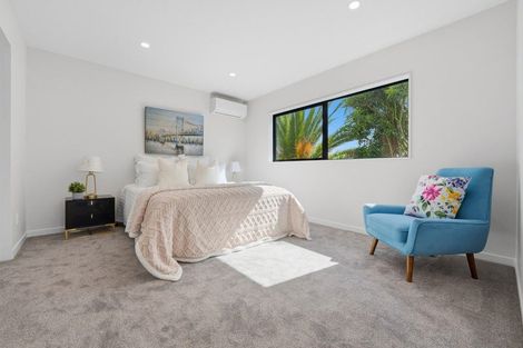 Photo of property in 141a Seabrook Avenue, New Lynn, Auckland, 0600