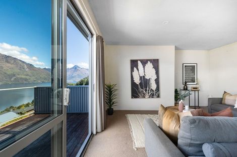 Photo of property in 59 Dart Place, Fernhill, Queenstown, 9300