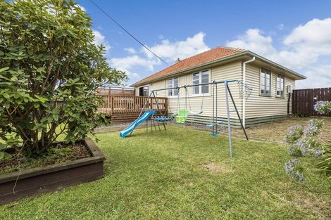 Photo of property in 10 Okoroire Street, Tirau, 3410