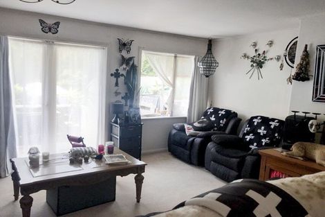 Photo of property in 42 Bowater Place, Manurewa, Auckland, 2102