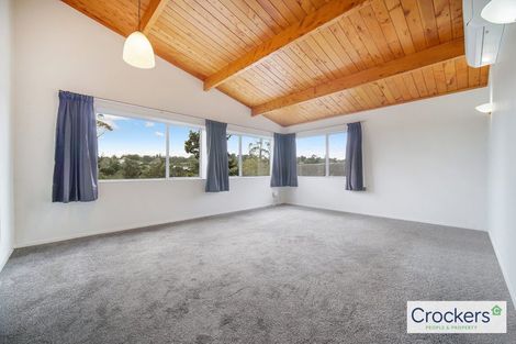 Photo of property in 2/75 Atkinson Road, Titirangi, Auckland, 0604