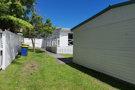 Photo of property in 44 Brandon Road, Glen Eden, Auckland, 0602