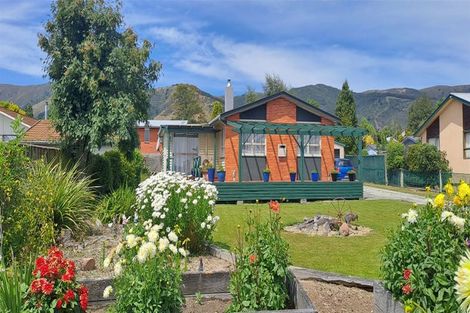Photo of property in 4 Mill Street, Tapanui, 9522
